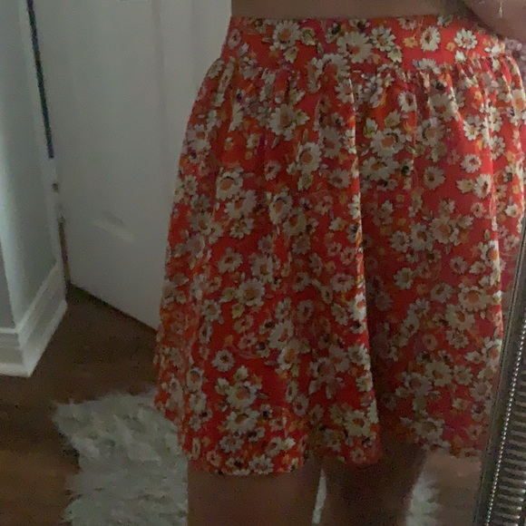 Red floral skater skirt - Picture 3 of 4